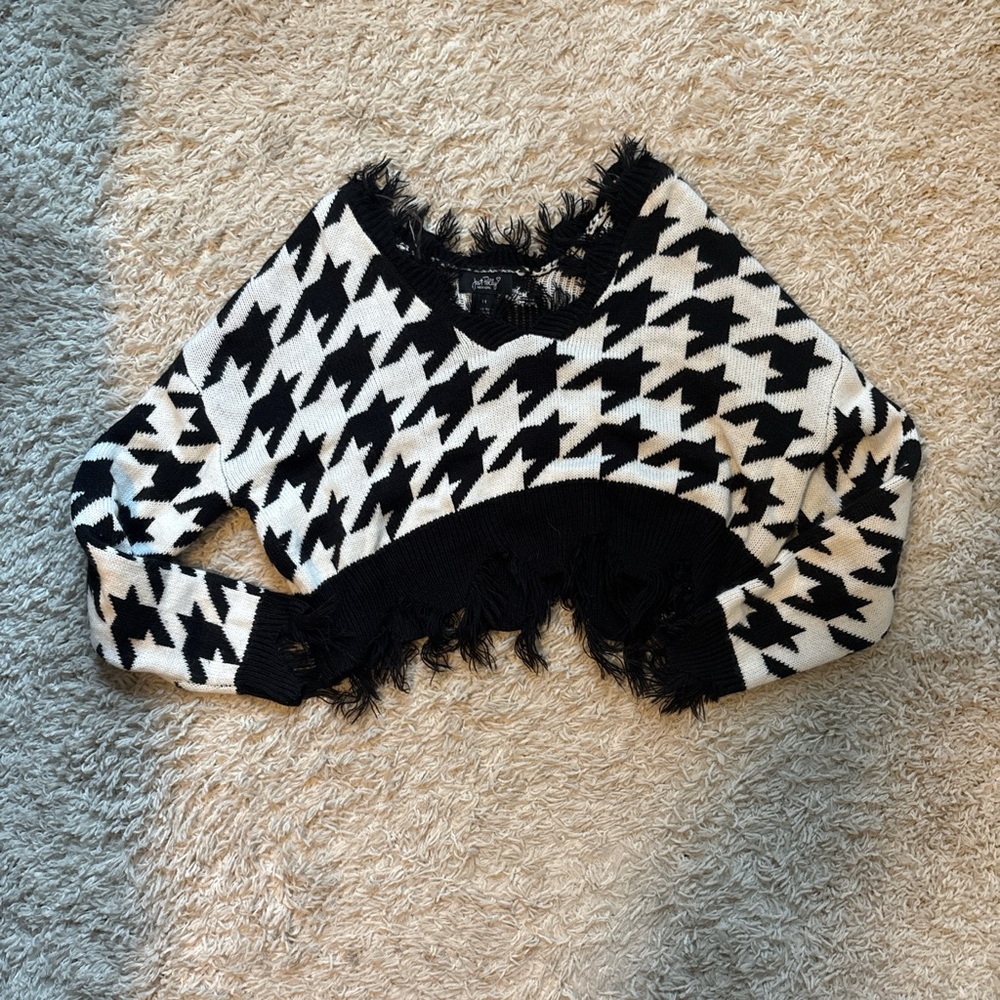 Stylish Black and White V-Neck Sweater